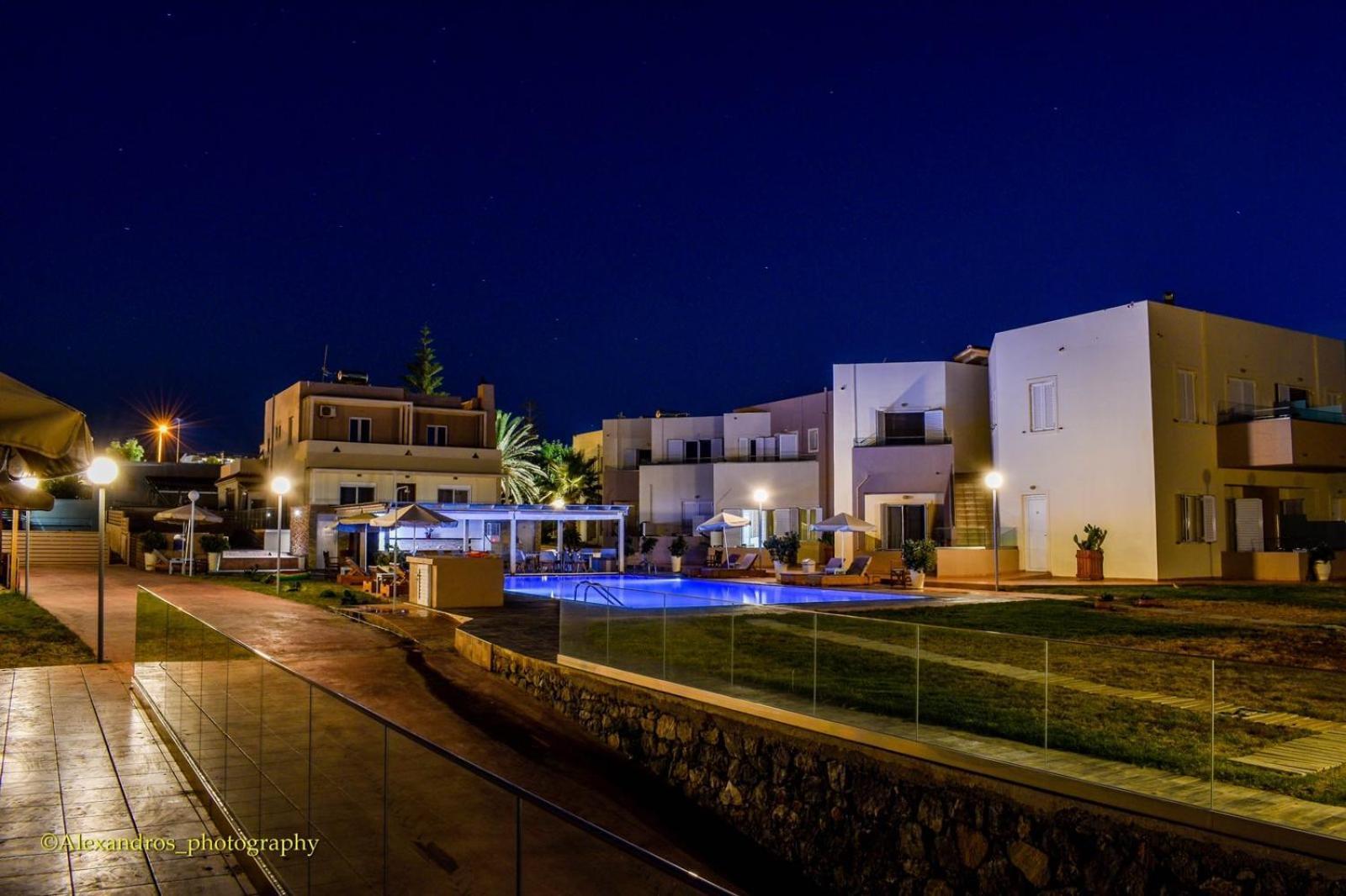 Nautica Hotel Apartments Stavromenos Bagian luar foto